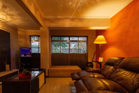 Casa à venda com 240m², 3 quartos e 2 vagasSala