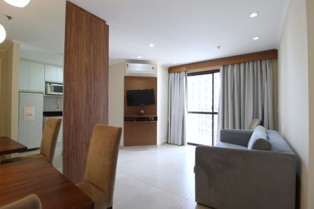 Sala de apartamento para alugar com 2 quartos, 66m² em Vila Olímpia, São Paulo