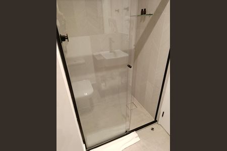 Studio para alugar com 31m², 1 quarto e 1 vaga Studio para alugar com 31m², 1 quarto e 1 vagaBanheiro