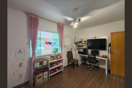 Casa de condomínio à venda com 129m², 4 quartos e 2 vagas