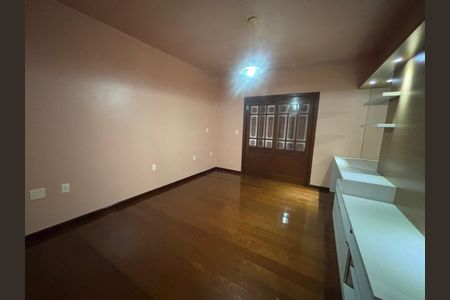 Casa para alugar com 160m², 3 quartos e 2 vagas