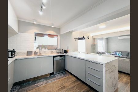 Casa de condomínio à venda com 173m², 4 quartos e 5 vagas