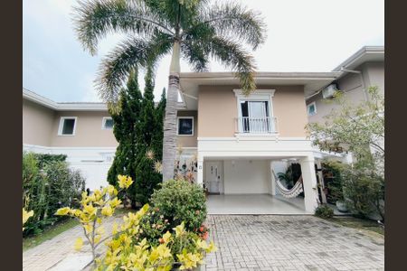 Casa de condomínio à venda com 173m², 4 quartos e 5 vagas