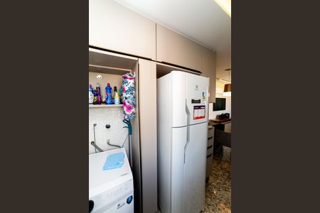 Apartamento para alugar com 56m², 2 quartos e 2 vagas Apartamento para alugar com 56m², 2 quartos e 2 vagasCozinha e Área de Serviço