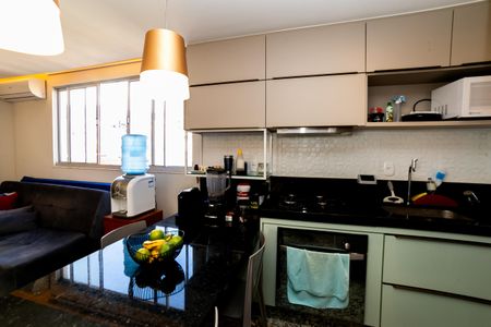 Apartamento para alugar com 56m², 2 quartos e 2 vagas Apartamento para alugar com 56m², 2 quartos e 2 vagasCozinha e Área de Serviço