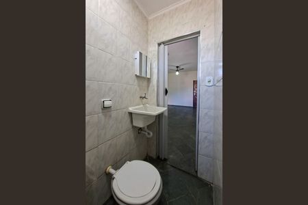 Studio para alugar com 33m², 0 quarto e sem vaga Studio para alugar com 33m², 0 quarto e sem vagaBanheiro