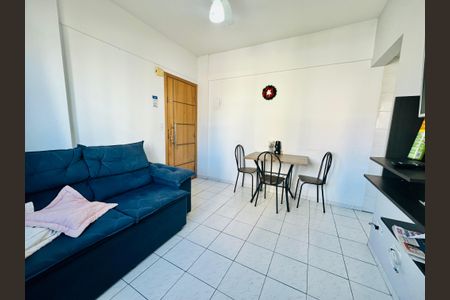 Sala de apartamento para alugar com 1 quarto, 54m² em Vila Tupi, Praia Grande