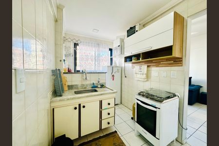 Cozinha de apartamento para alugar com 1 quarto, 54m² em Vila Tupi, Praia Grande