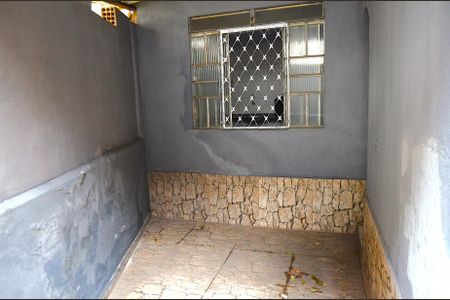 Casa para alugar com 30m², 2 quartos e sem vagavaranda