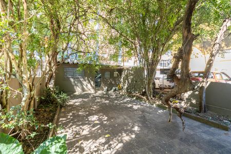 Casa à venda com 320m², 5 quartos e 2 vagasQuintal