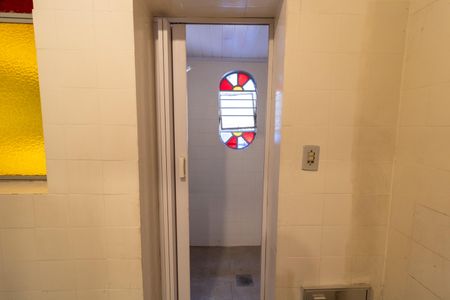 Casa à venda com 320m², 5 quartos e 2 vagasBanheiro 2