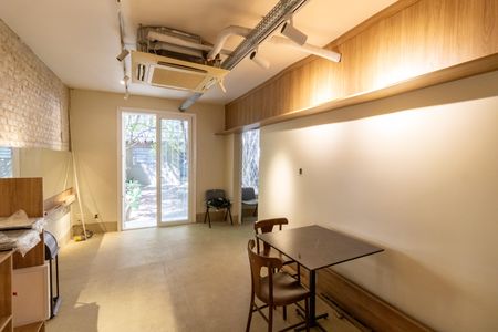 Casa à venda com 320m², 5 quartos e 2 vagasSala