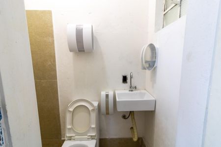 Casa à venda com 320m², 5 quartos e 2 vagasBanheiro 1