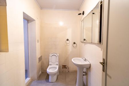 Casa à venda com 320m², 5 quartos e 2 vagasBanheiro 2