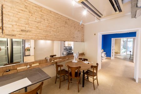 Sala de casa à venda com 5 quartos, 320m² em Menino Deus, Porto Alegre