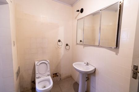 Casa à venda com 320m², 5 quartos e 2 vagasBanheiro 2