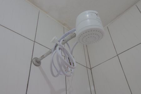 Casa para alugar com 60m², 1 quarto e sem vagaDetalhe do banheiro