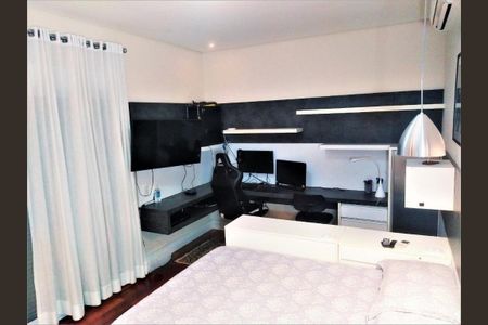 Casa de condomínio à venda com 548m², 5 quartos e 4 vagas