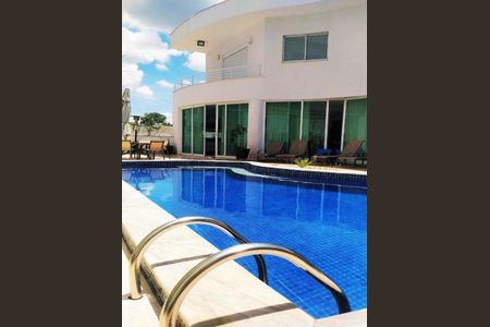 Casa de condomínio à venda com 548m², 5 quartos e 4 vagas