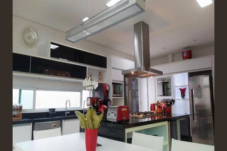 Casa de condomínio à venda com 548m², 5 quartos e 4 vagas