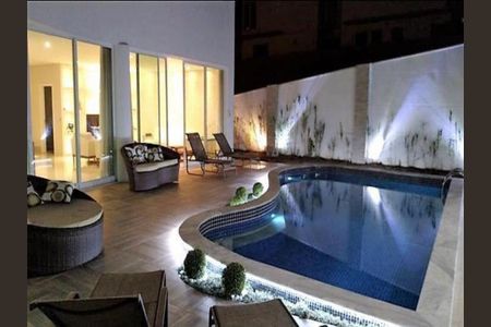 Casa de condomínio à venda com 548m², 5 quartos e 4 vagas