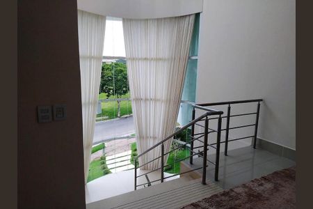 Casa de condomínio à venda com 548m², 5 quartos e 4 vagas