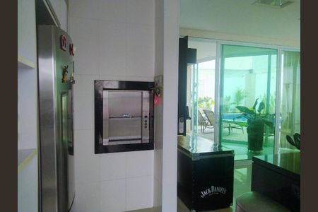 Casa de condomínio à venda com 548m², 5 quartos e 4 vagas