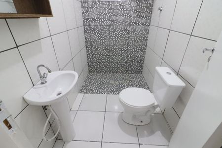 Banheiro de casa para alugar com 1 quarto, 44m² em Bandeiras, Osasco