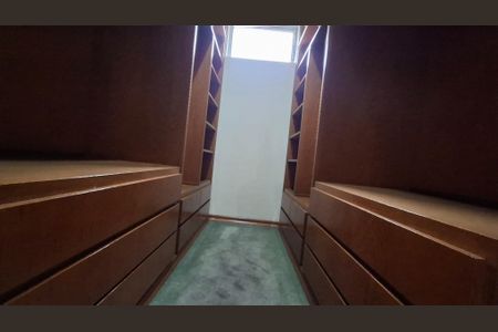 Apartamento à venda com 164m², 3 quartos e 1 vagaCloset Quarto 1 suíte