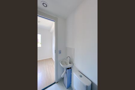 Banheiro de kitnet/studio para alugar com 1 quarto, 17m² em Mooca, São Paulo