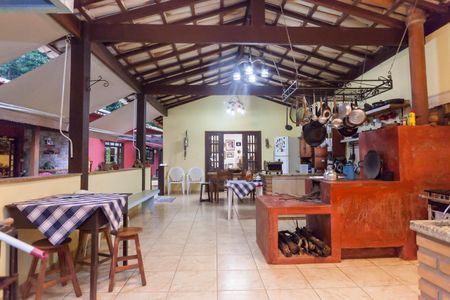 Casa de condomínio à venda com 418m², 4 quartos e 6 vagasCozinha - extarna