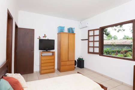 Casa de condomínio à venda com 418m², 4 quartos e 6 vagassuite 2