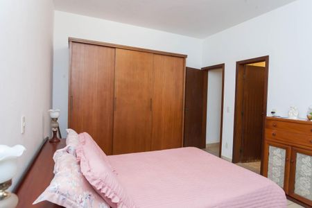 Casa de condomínio à venda com 418m², 4 quartos e 6 vagassuite 3