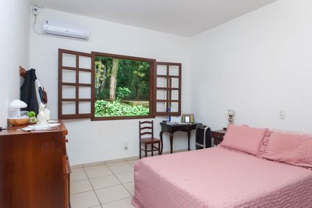Casa de condomínio à venda com 418m², 4 quartos e 6 vagassuite 3