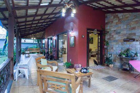 Casa de condomínio à venda com 418m², 4 quartos e 6 vagasVaranda