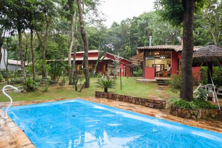 Casa de condomínio à venda com 418m², 4 quartos e 6 vagasPiscina