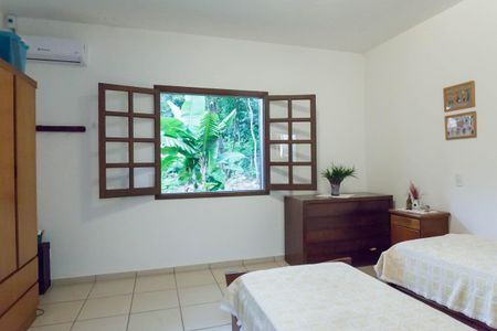 Casa de condomínio à venda com 418m², 4 quartos e 6 vagassuite 2