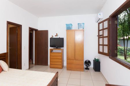 Casa de condomínio à venda com 418m², 4 quartos e 6 vagassuite 2