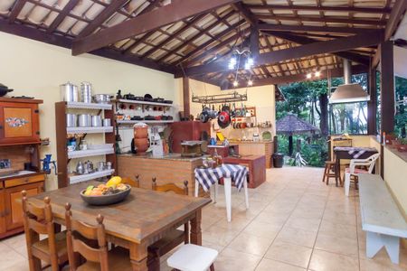 Casa de condomínio à venda com 418m², 4 quartos e 6 vagasCozinha - extarna