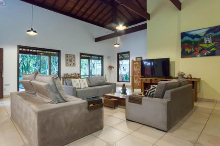 Casa de condomínio à venda com 418m², 4 quartos e 6 vagasSala de TV