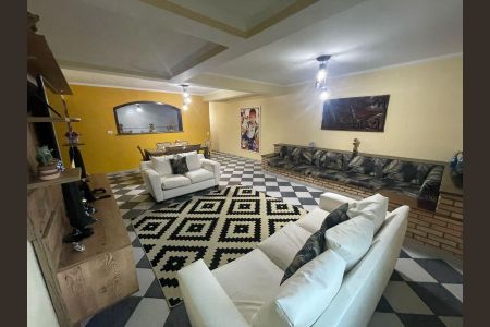 Casa à venda com 3 quartos, 250m² em Vila Irmaos Arnoni, São Paulo