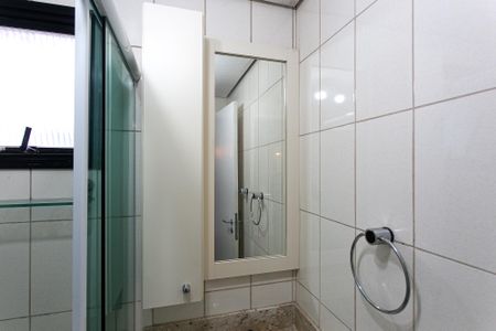 Apartamento à venda com 66m², 3 quartos e 2 vagas Apartamento à venda com 66m², 3 quartos e 2 vagasBanheiro da Suíte