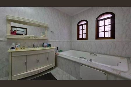 Casa à venda com 4 quartos, 310m² em Tremembé, São Paulo