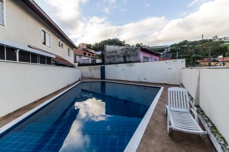 Casa de condomínio para alugar com 86m², 3 quartos e 1 vagaPiscina