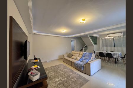 Sala de casa de condomínio para alugar com 4 quartos, 280m² em Vargem Grande, Rio de Janeiro
