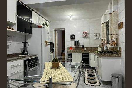 Casa à venda com 3 quartos, 125m² em Vila Mazzei, Santo André