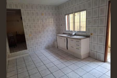 Casa à venda com 223m², 3 quartos e 3 vagas Casa à venda com 223m², 3 quartos e 3 vagasCOZINHA