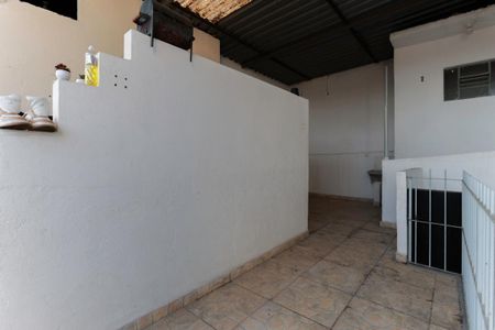 Casa para alugar com 60m², 1 quarto e 1 vagaQuintal