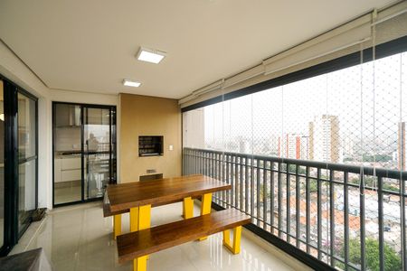 Apartamento à venda com 105m², 3 quartos e 2 vagas Apartamento à venda com 105m², 3 quartos e 2 vagasVaranda
