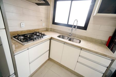 Apartamento à venda com 105m², 3 quartos e 2 vagas Apartamento à venda com 105m², 3 quartos e 2 vagasPia e cooktop